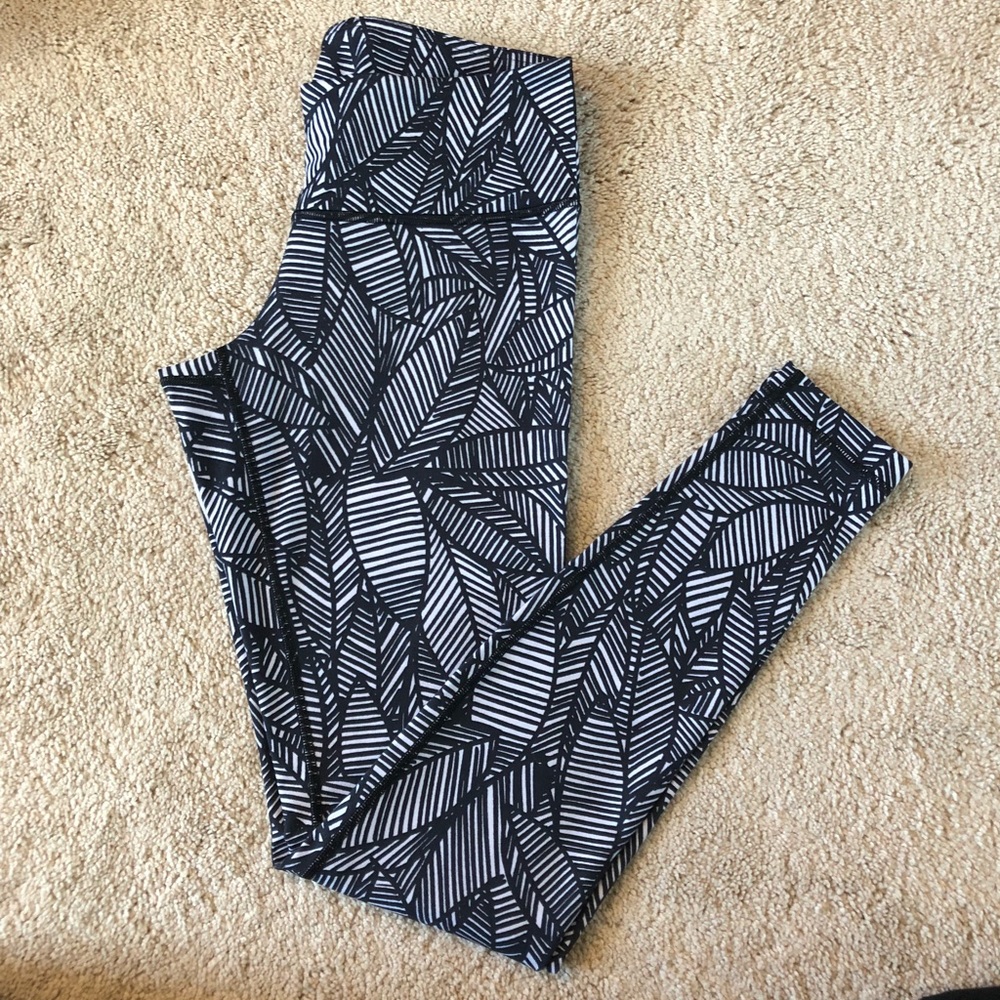 Lululemon tights, 8, Black/white